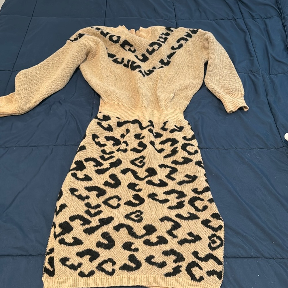 SHEIN Beige and Black Long Sleeve Leopard Knit Dress